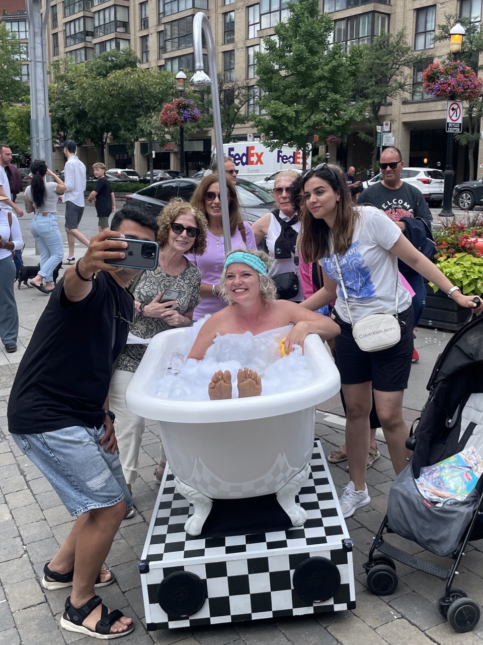 Bathtub Singer